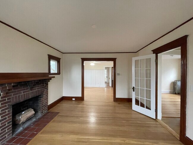 Building Photo - 122-124 Highland Ave