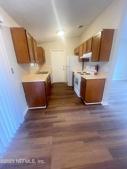 Foto del edificio - 7976 Shircliff Dr