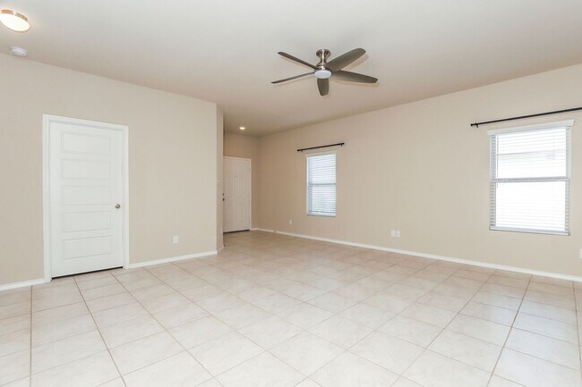 Foto del edificio - First time rental! 3 bedroom 2 bathroom- Less than 10 miles from Randolph AFB!