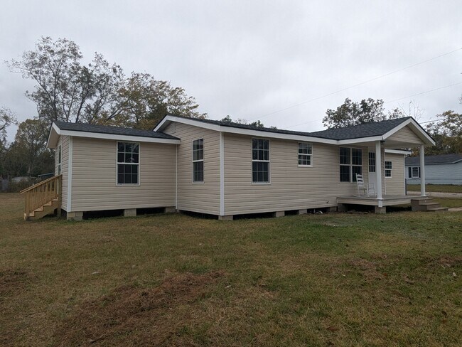 Building Photo - 202 Underwood Dr