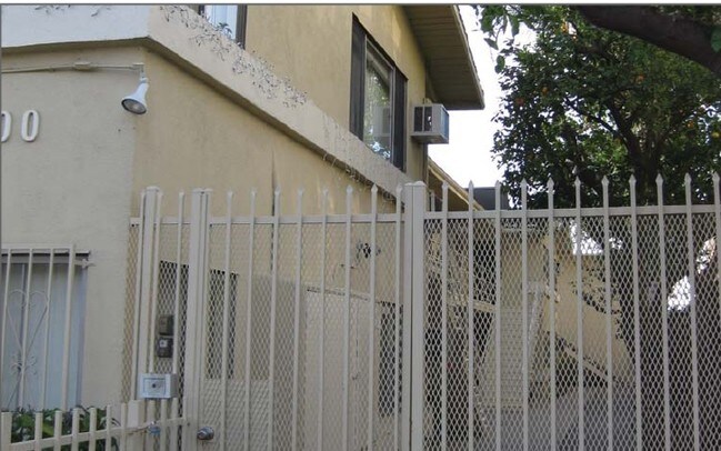 Foto del edificio - 14700 Blythe St