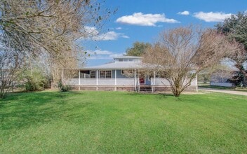 Building Photo - 15510 Cypress Garden Dr