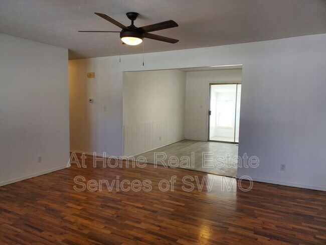 Foto del edificio - 1472 E Berkeley St