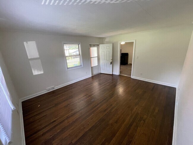 Foto del edificio - 7228 Tuckaseegee Rd