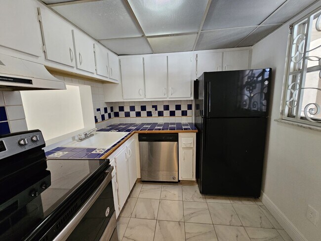 Building Photo - 2800 NW 56th Ave