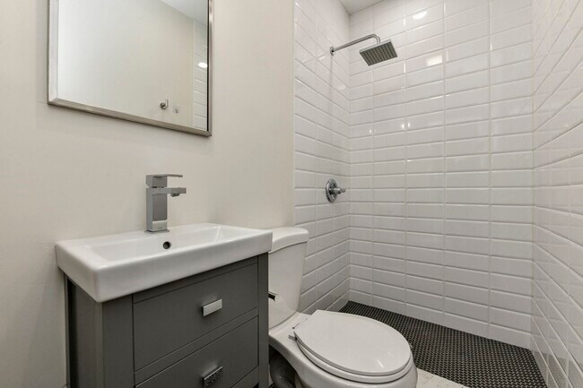 Foto del edificio - 226-228 Princeton St