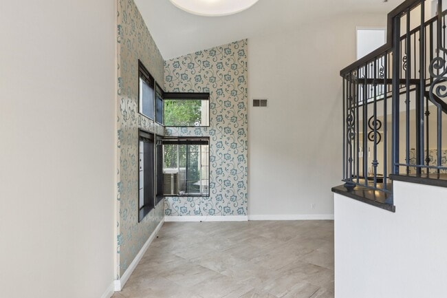 Foto del edificio - 7480 Addison Rd