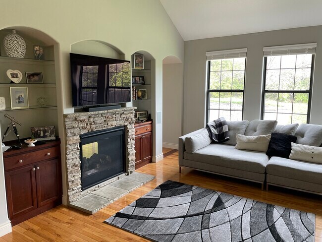 Building Photo - 6112 Blue Nile Dr