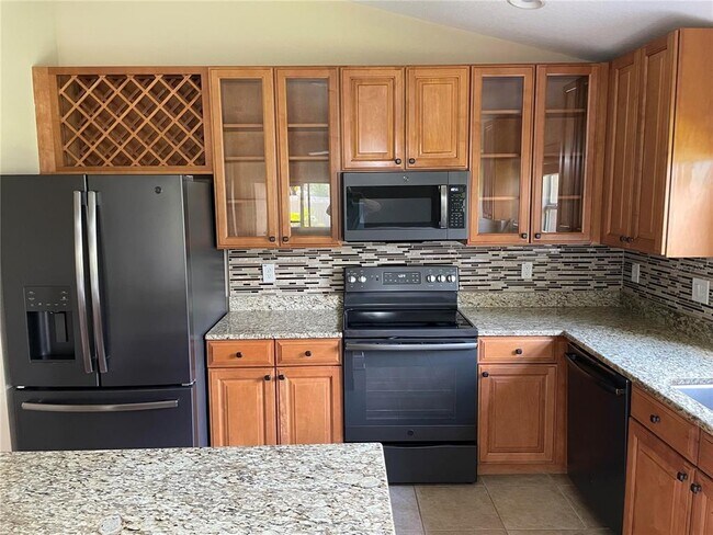 Building Photo - 423 Down Pine Dr