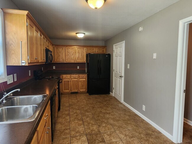 Foto del edificio - 4 Bedroom 2.5 Bath Gorgeous Oak Grove Home