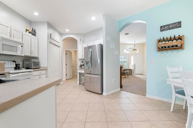 Building Photo - 9115 Kingsbury Pl