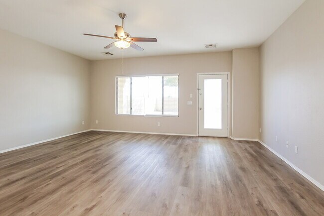 Foto del edificio - 4723 S 99th Dr