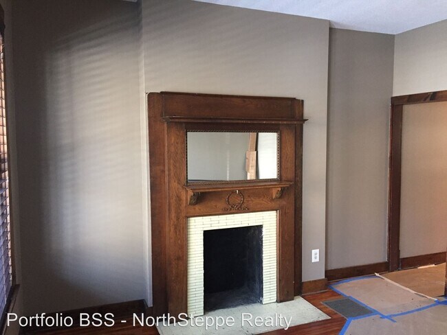 Building Photo - 2 br, 1 bath Apartment - 31 E Second