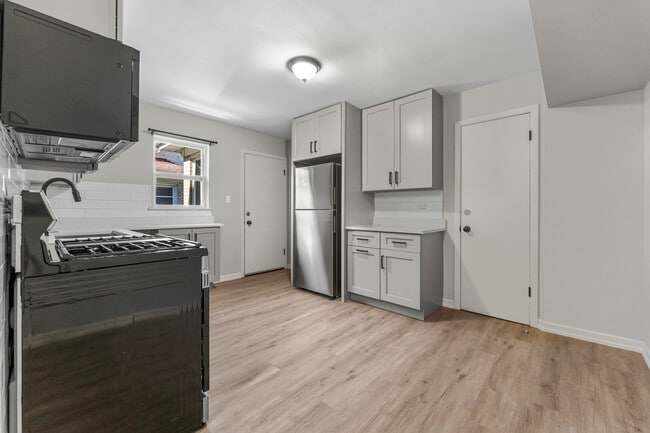 Foto del edificio - 740 E North Broadway St