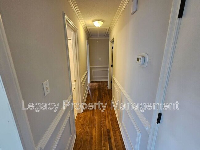 Building Photo - 3700 Miller Dr