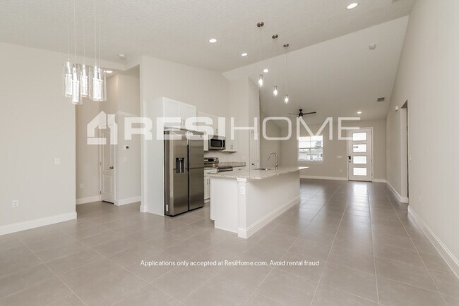Building Photo - HOME FOR RENT--HALF MONTH FREE!