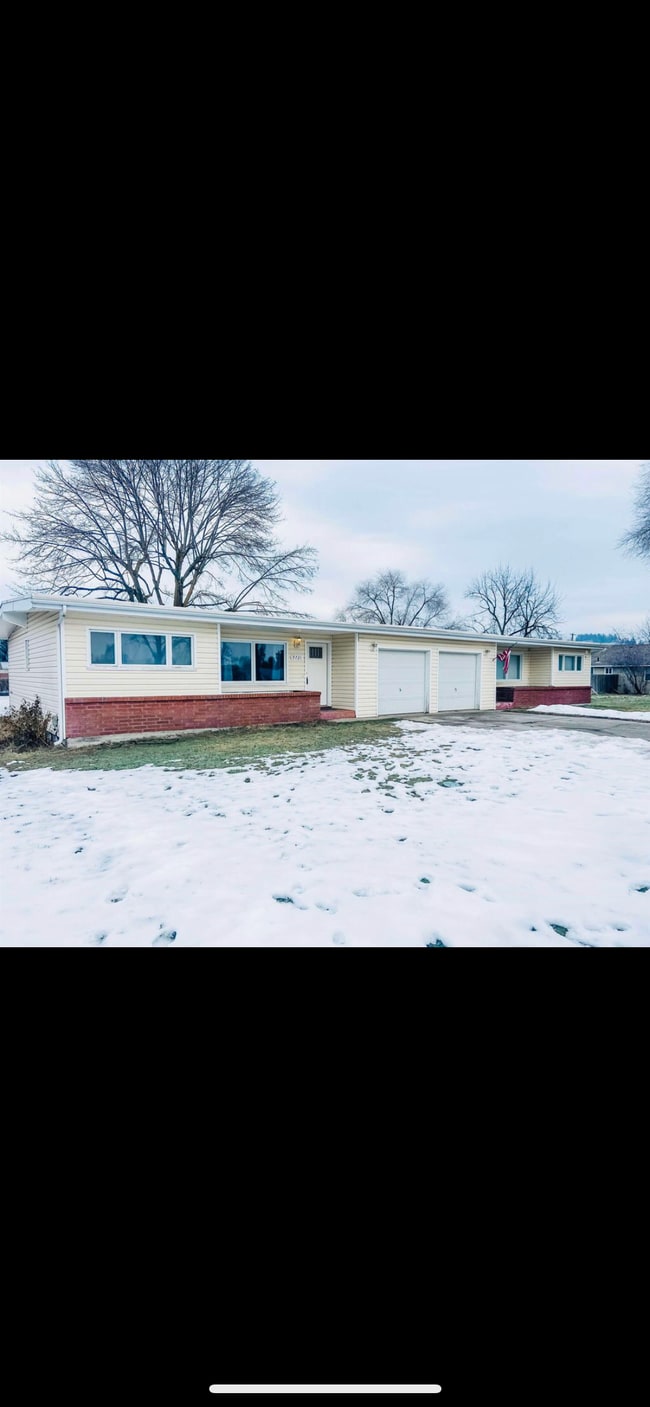 Building Photo - 9721 E Maringo Dr