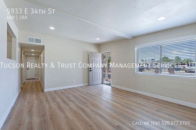Building Photo - 5933 E 34th St