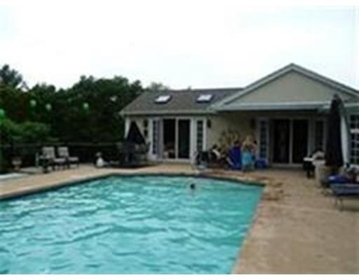 Building Photo - 4 Old Wenham Way