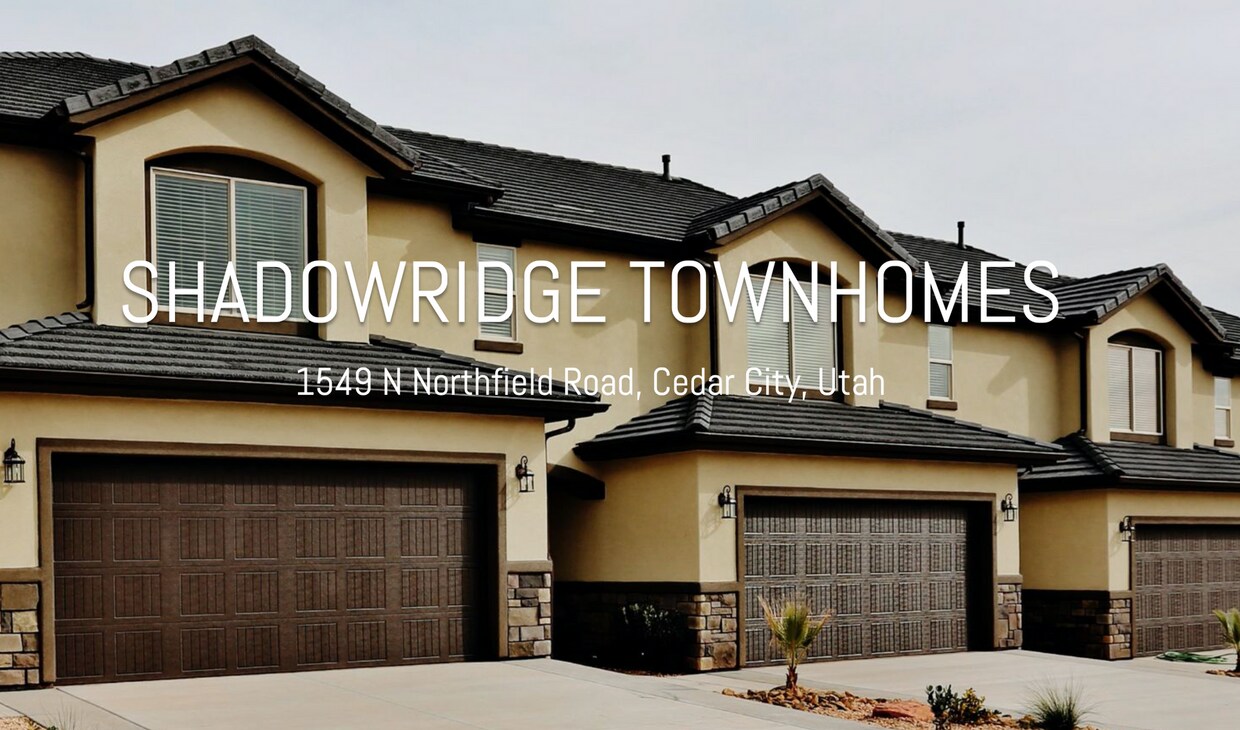 Foto principal - Like New 3 Bedroom 2.5 Bathroom Townhome i...