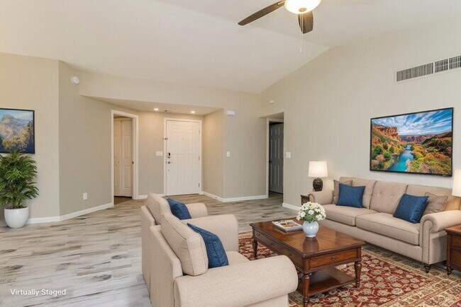 Foto del edificio - 9990 E Falcon Point Dr