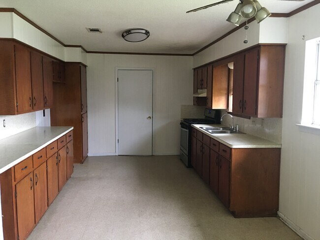 Building Photo - 4215 Folsom Dr