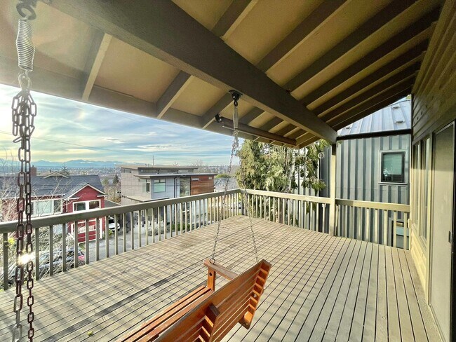 Foto del edificio - Spacious Phinney Ridge House with Amazing ...