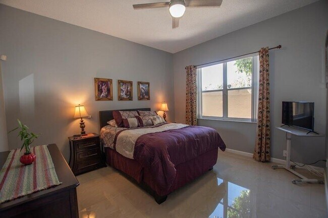 Foto del edificio - 608 Lake Wellington Dr