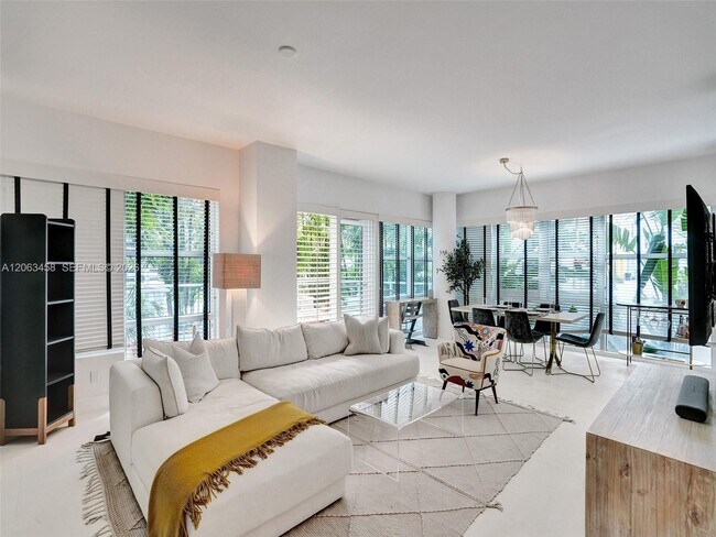 Foto del edificio - 6103 Aqua Ave