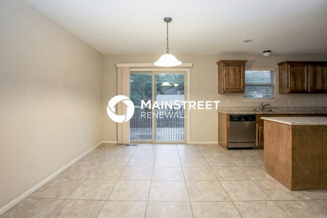 Foto del edificio - 4 Bedroom Pet-Friendly Home in Gardner, KS with Main Street Renewal