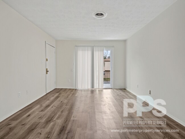 Foto del edificio - 737 Boggs Rd