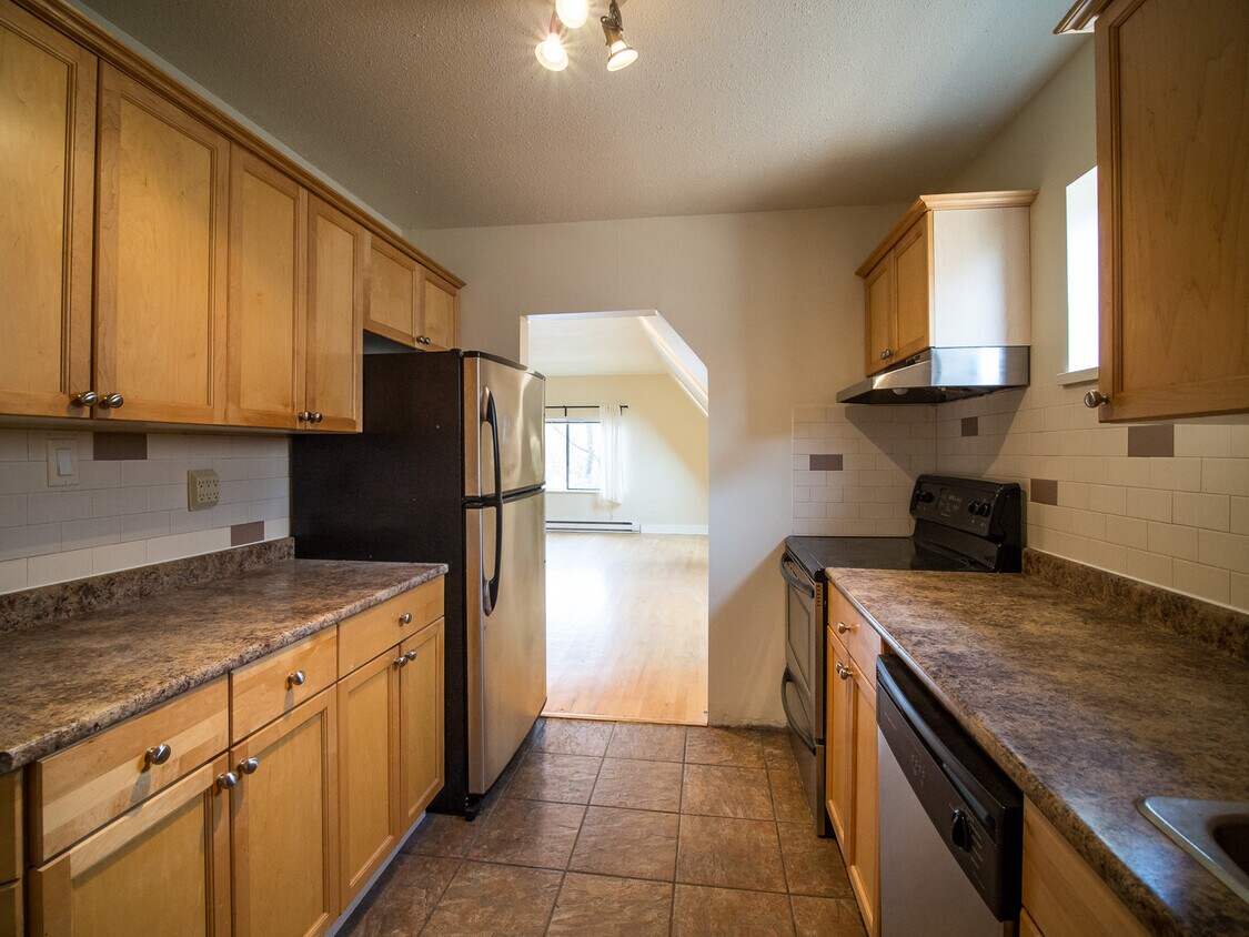 Primary Photo - 1146 13th Av E