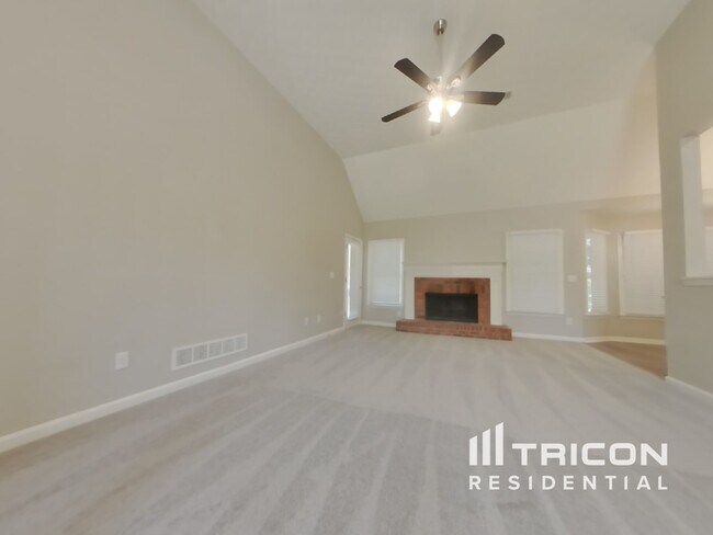 Foto del edificio - 5181 St Claire Pl