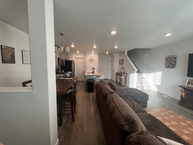 Living Room, Kitchen Pantry, Coat Closet - 2804 N Airmen Ave