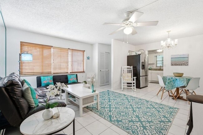 Photo - 1401 N 12th Ct Apartment