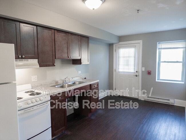 Foto del edificio - 115 N Hickory St