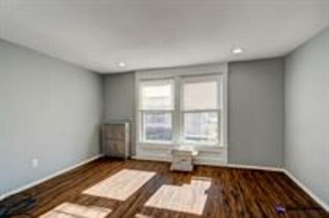 Foto del edificio - 255 W Union St