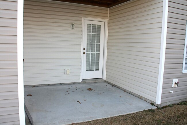 Building Photo - Morehead City Condo For Rent!