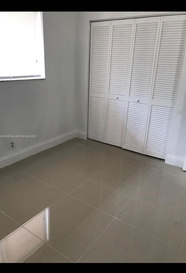 Building Photo - 8730 N Sherman Cir