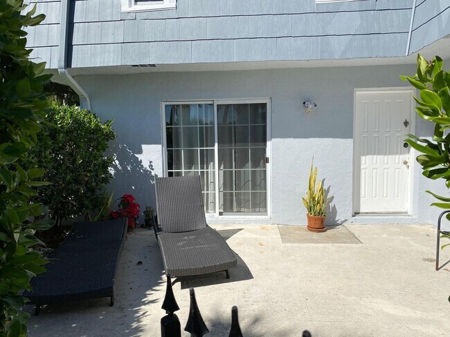 Foto del edificio - 11904 Basin St S