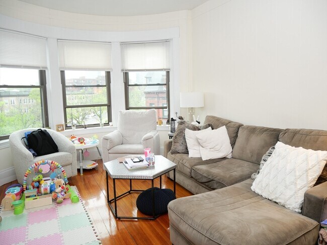 Foto del edificio - 1390 Beacon St