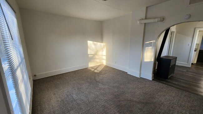 Foto del edificio - 708 Caledonia St