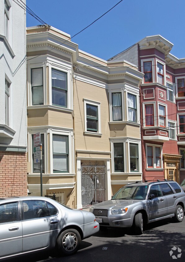 Building Photo - 39 Pearl St