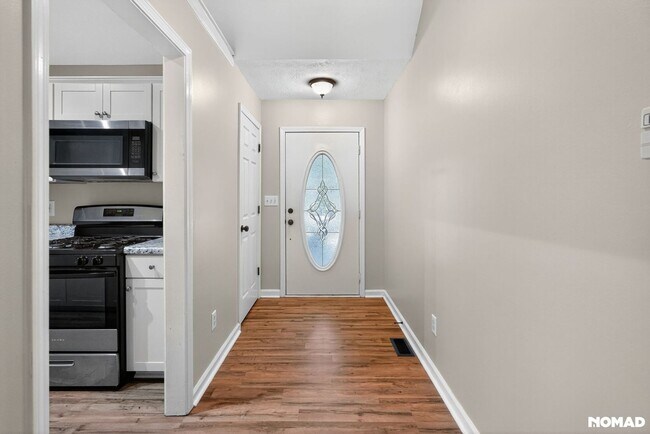 Foto del edificio - 198 Lakeview Dr