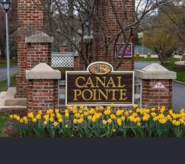 Foto del edificio - 108 Lowell Ct