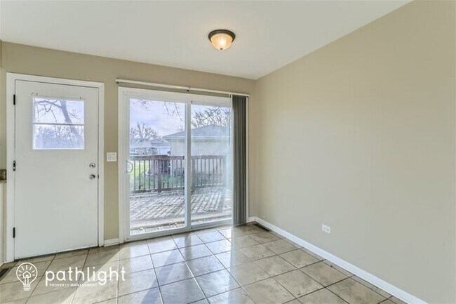 Building Photo - 523 East Weathersfield Way, Schaumburg, IL...