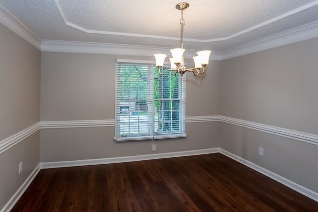 Building Photo - 7375 Ashley Oaks Dr