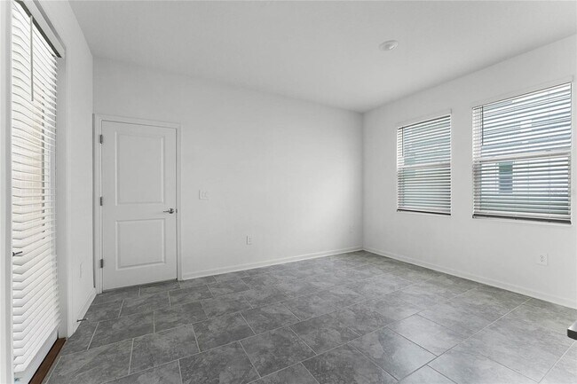 Building Photo - 2128 Sweet Honey Ln