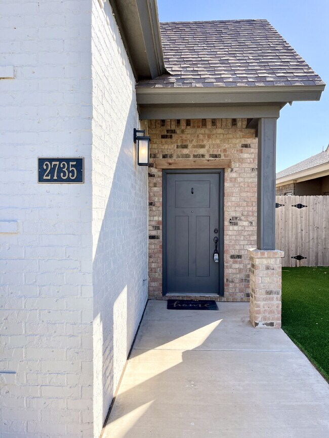 Foto del edificio - Beautiful Townhome in Viridian!