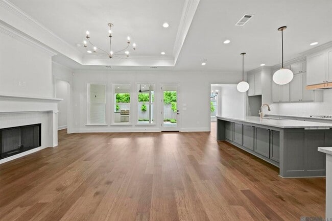 Building Photo - 8718 Brentwood Dr
